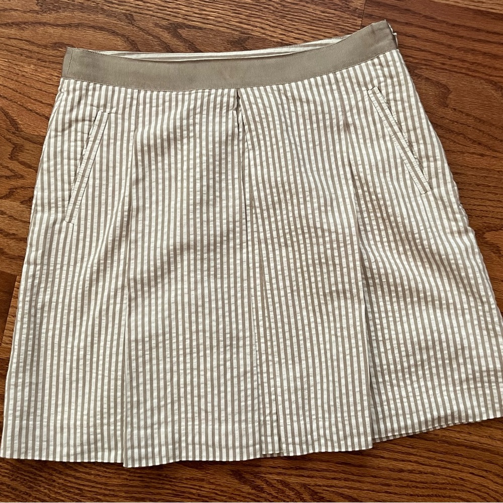 Banana Republic Seersucker Pleated Skirt w/Pockets, Size 6, Tan & Cream Stripes